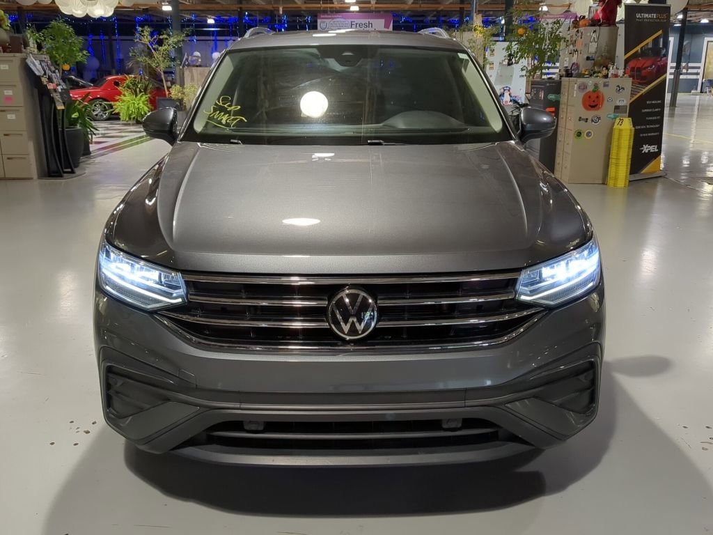 Used 2022 Volkswagen Tiguan SE AWD/4WD image 2