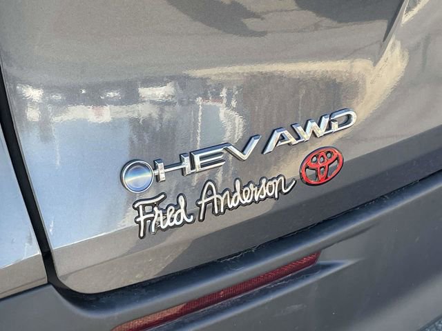 Used 2025 Toyota Sienna XLE image 11