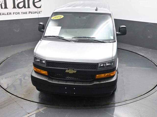 Used 2024 Chevrolet Express 3500 image 36