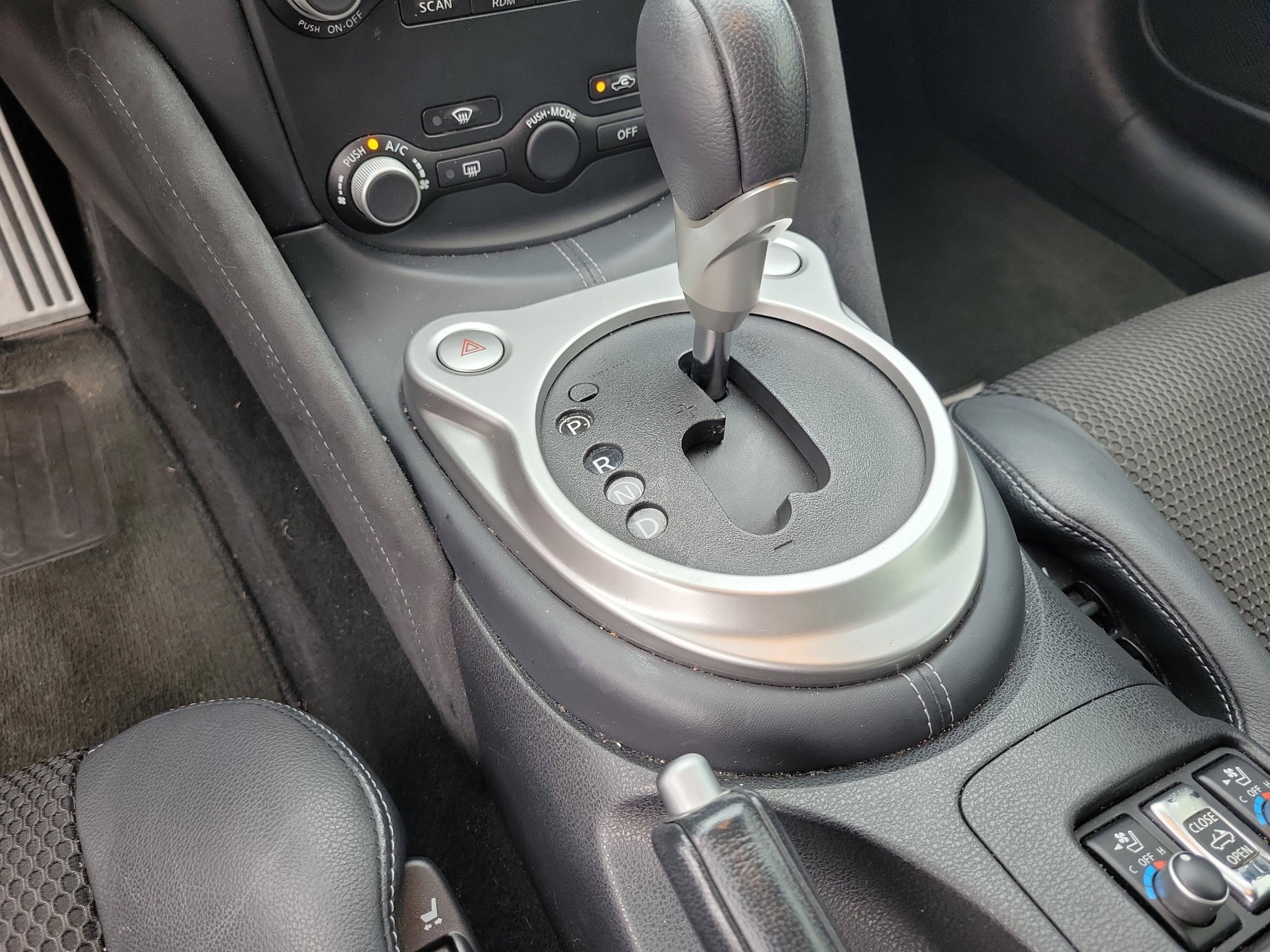 Used 2016 Nissan 370Z Touring RWD image 20