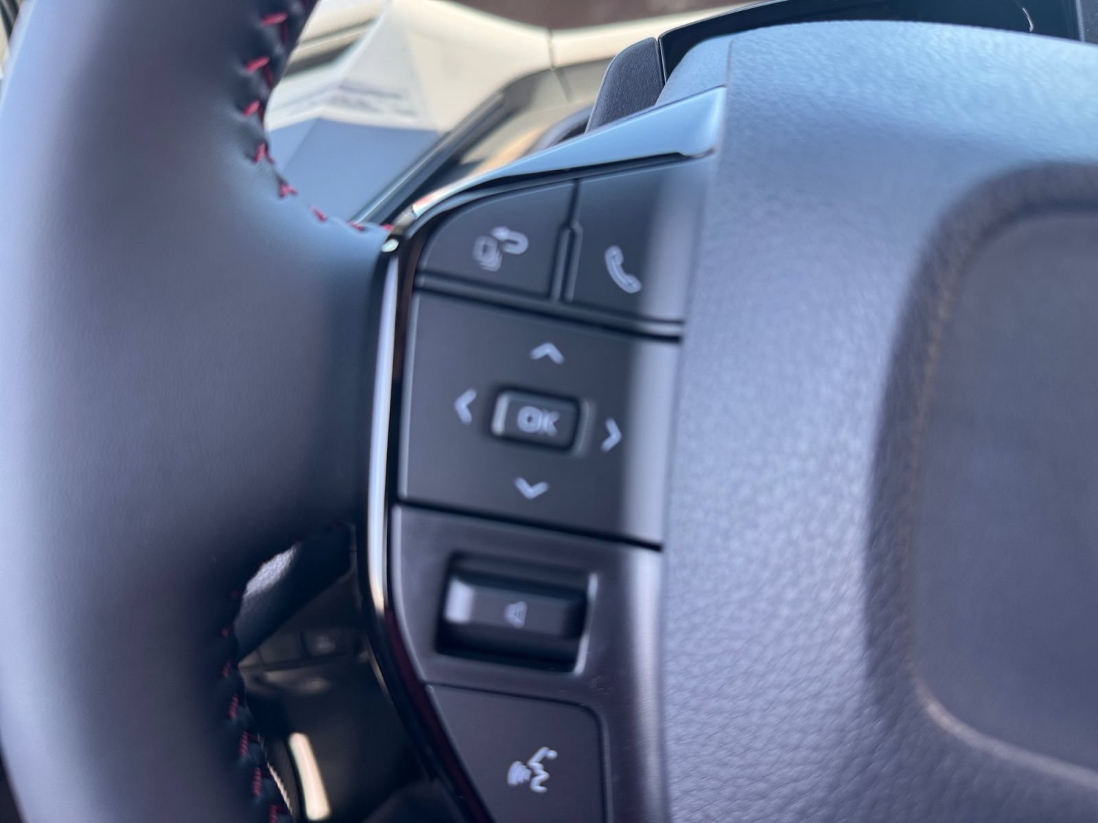 New 2026 Toyota Prius Plug-In Hybrid FWD image 19