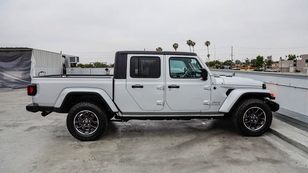 Used 2023 Jeep Gladiator Overland AWD/4WD image 13