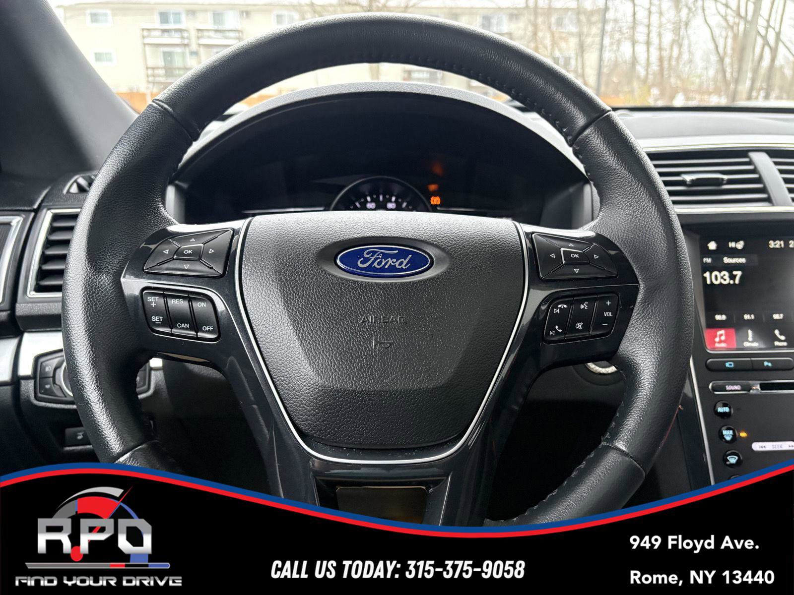 Used 2018 Ford Explorer Limited image 19