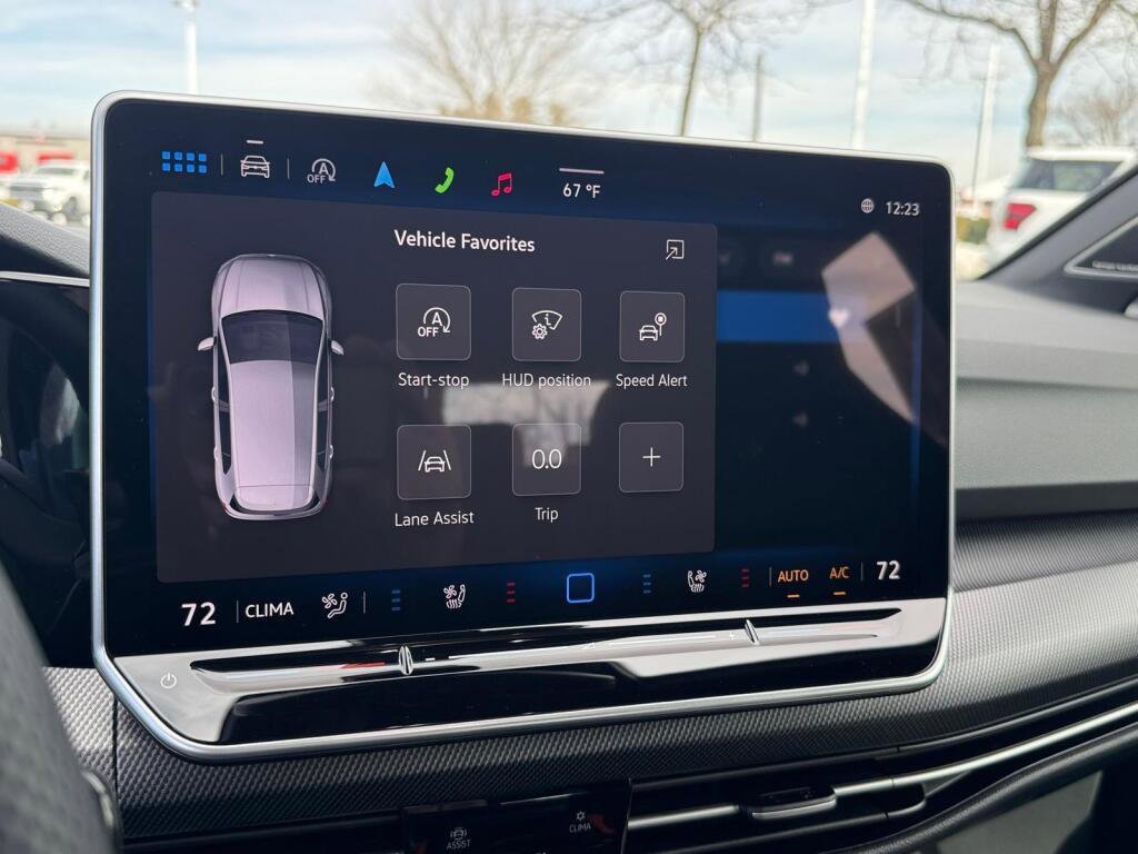 Used 2026 Volkswagen Golf 2.0T image 15