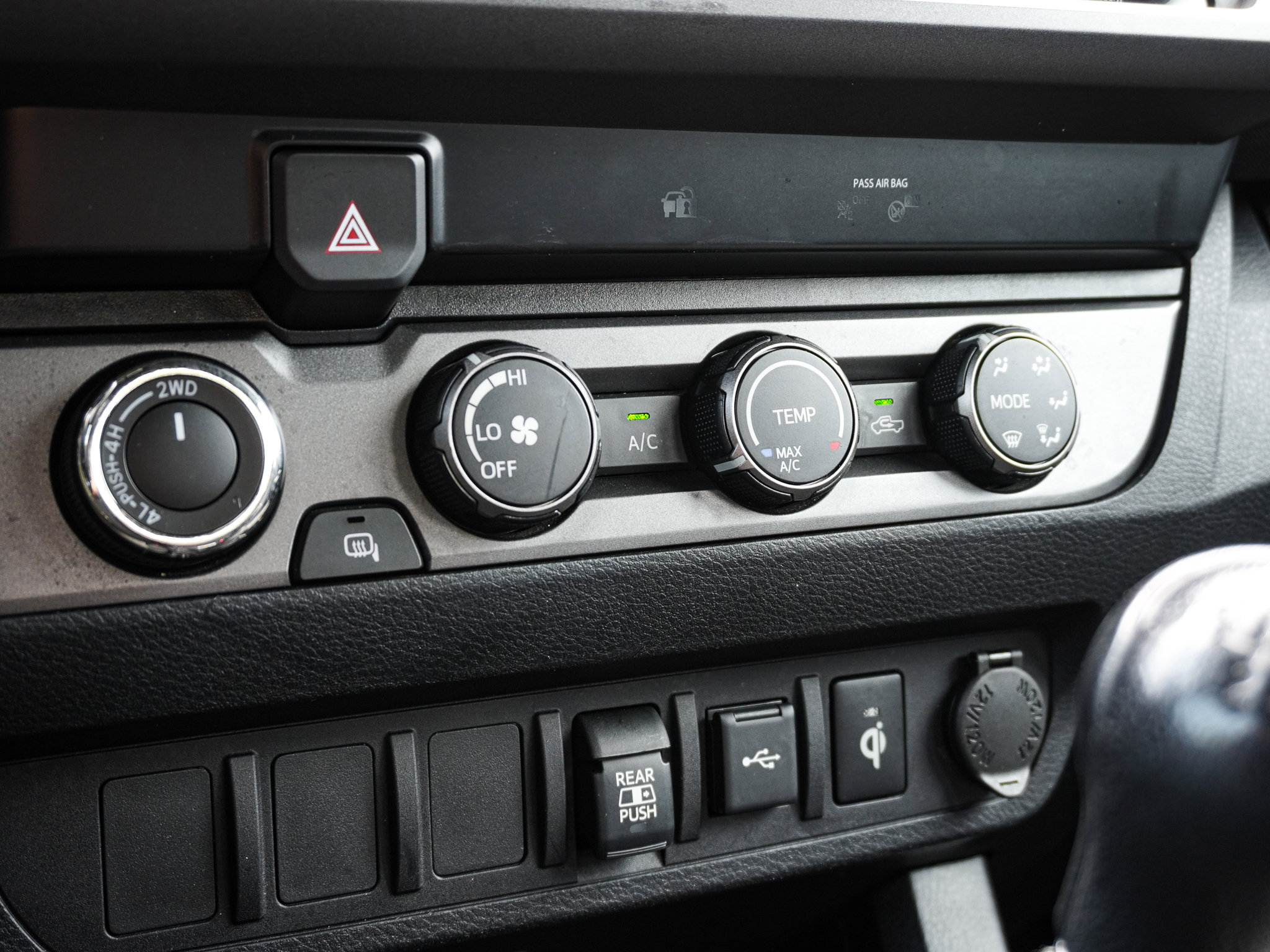 Used 2020 Toyota Tacoma TRD Off-Road AWD/4WD image 28
