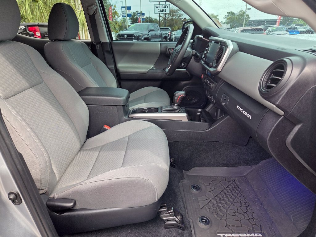 Used 2023 Toyota Tacoma SR5 RWD image 17