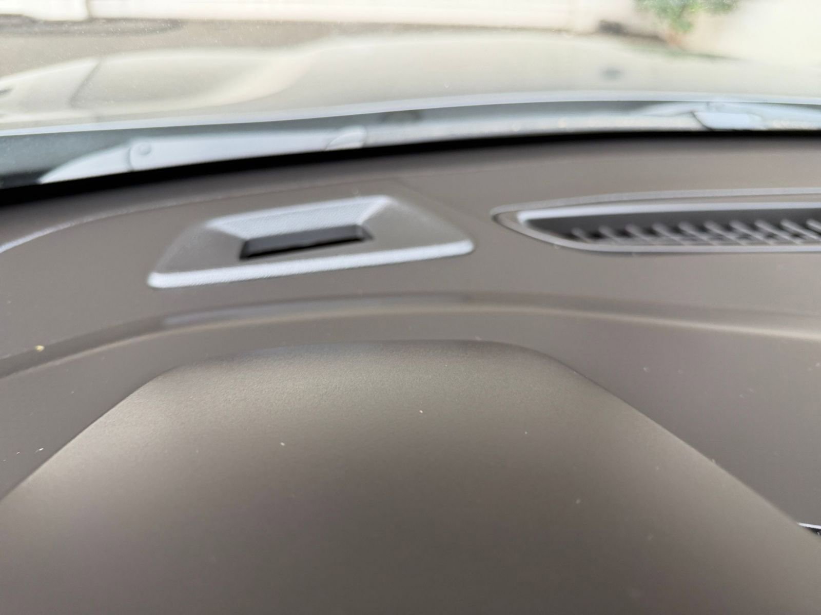 Used 2025 Chevrolet Trax LT image 35