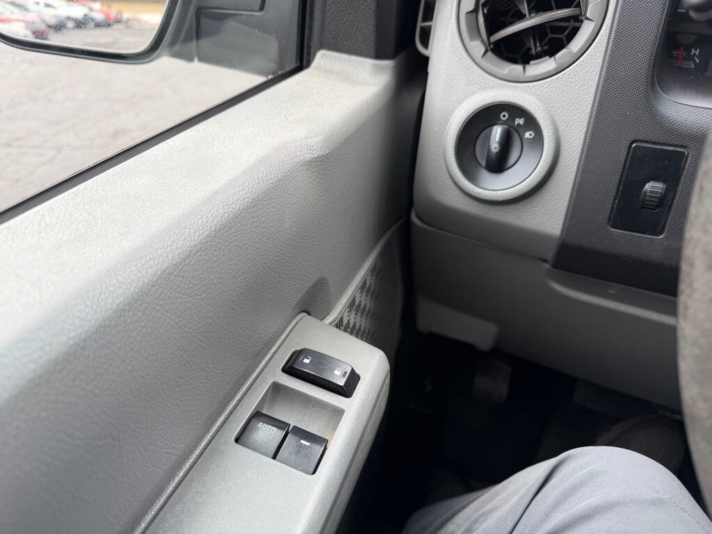Used 2009 Ford E-350 and Econoline 350 Extended Wagon Super Duty image 18