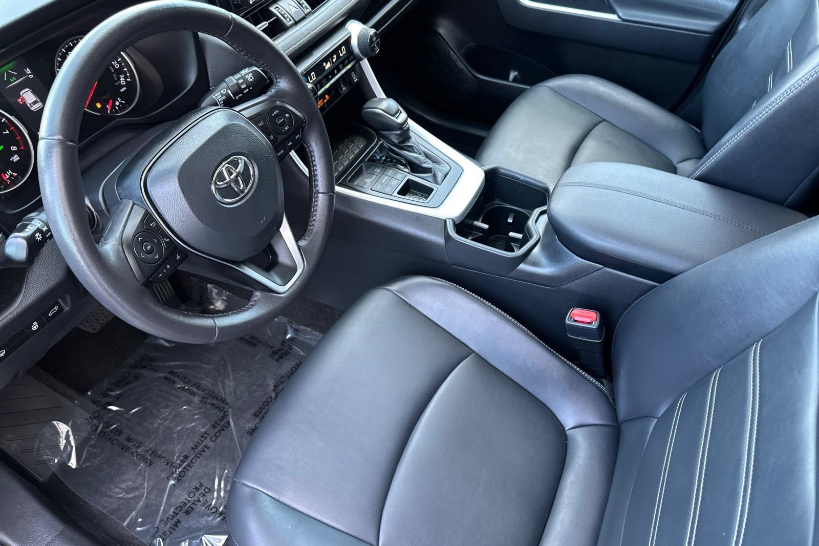Certified 2022 Toyota RAV4 XLE Premium AWD/4WD image 10