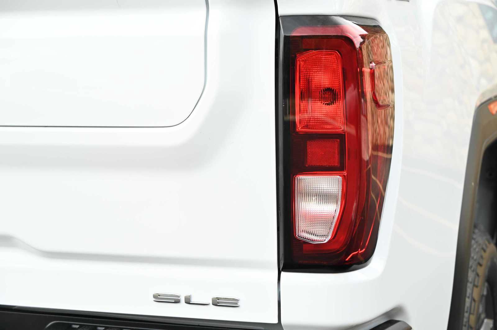 Used 2026 GMC Sierra 2500 SLE w/ SLE Value Package; AWD/4WD image 7