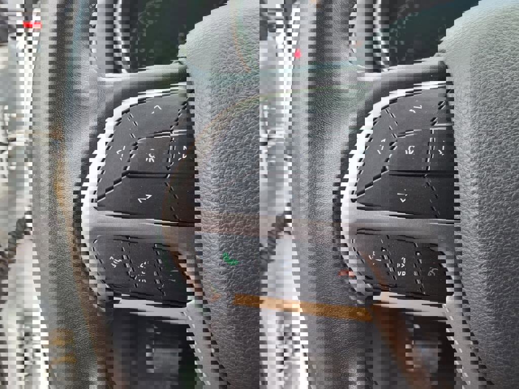 Used 2022 Jeep Grand Cherokee Laredo E AWD/4WD image 27