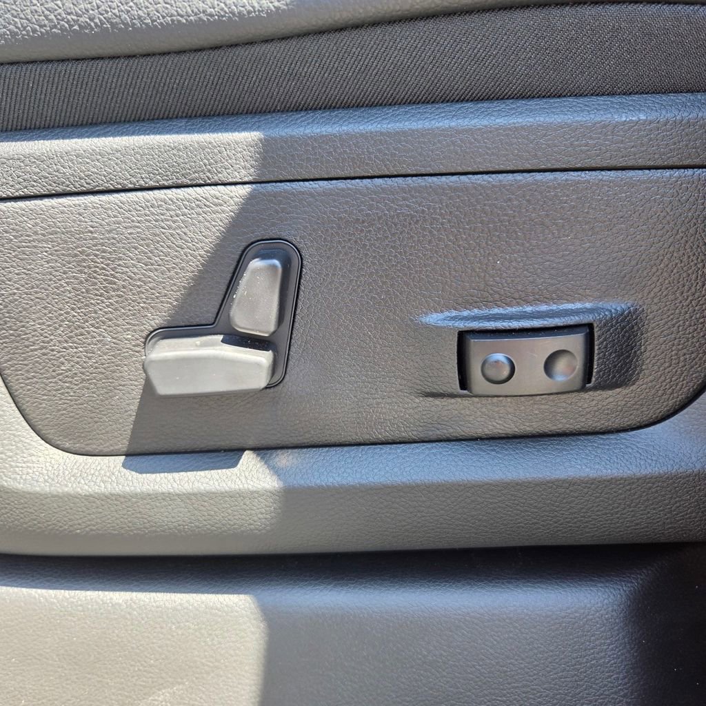 New 2026 RAM 3500 Laramie AWD/4WD image 15