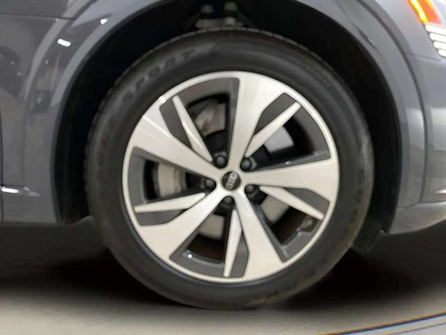 Used 2024 Audi Q8 e-tron Premium AWD/4WD image 91