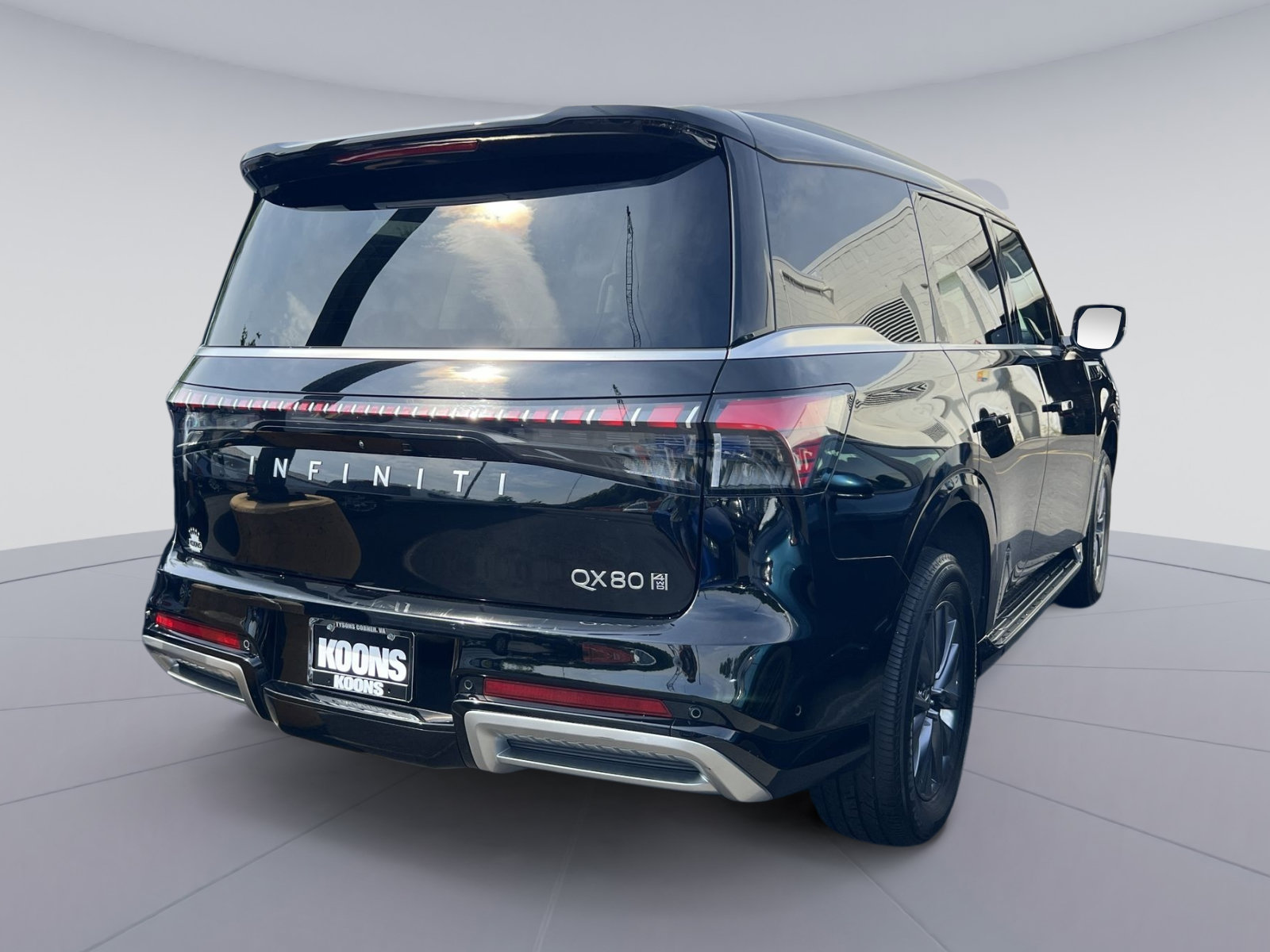 Used 2025 INFINITI QX80 Pure AWD/4WD image 2