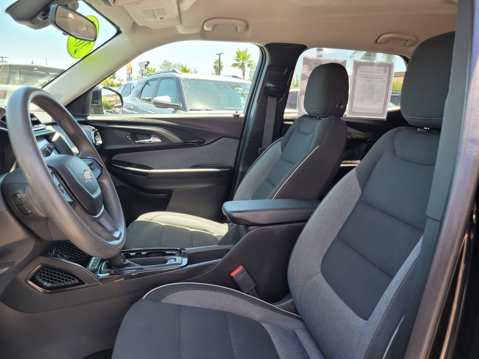 Used 2023 Chevrolet TrailBlazer LT FWD image 11