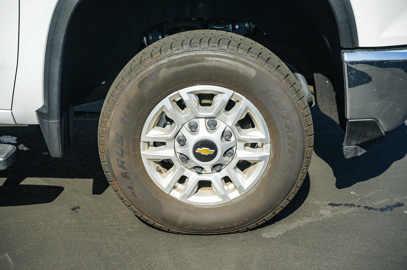 Used 2025 Chevrolet Silverado 2500 LT w/ Convenience Package AWD/4WD image 9
