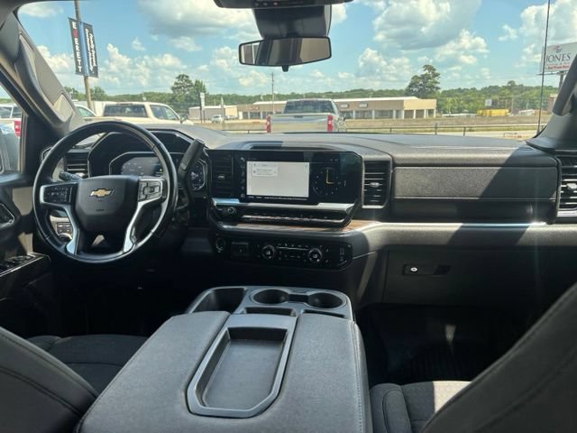 Used 2024 Chevrolet Silverado 1500 LT AWD/4WD image 13
