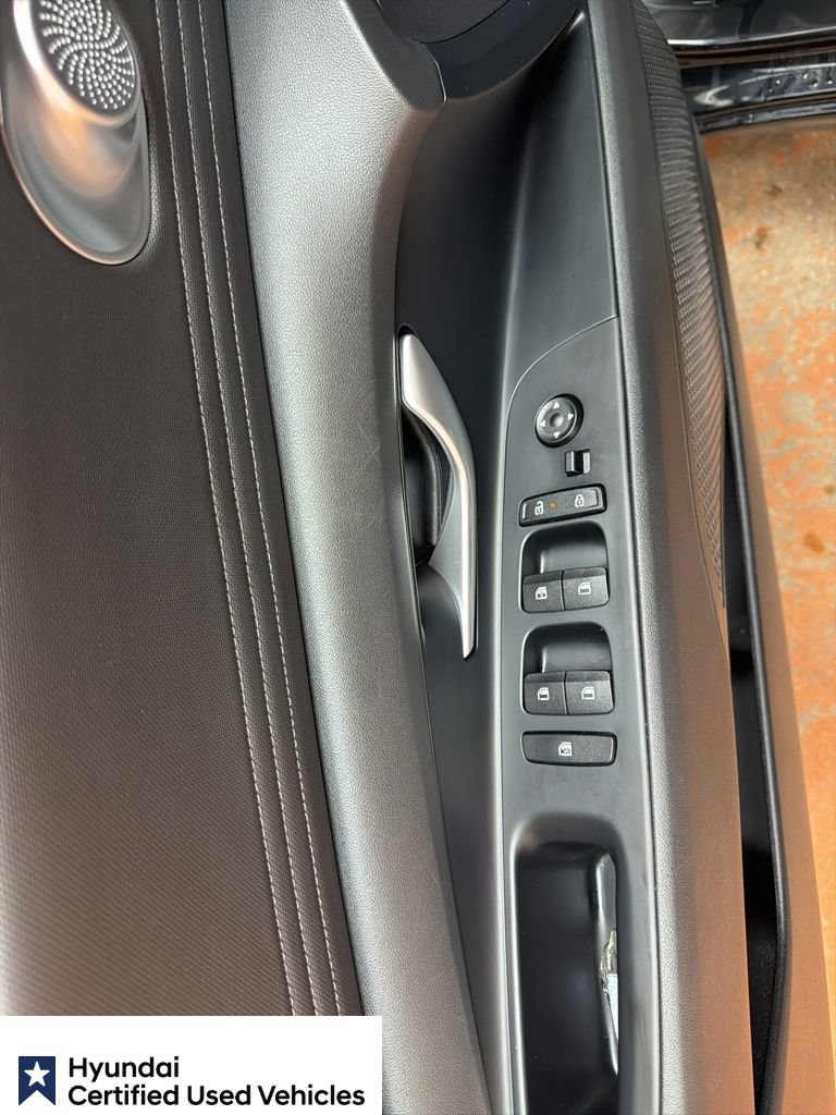 Used 2025 Hyundai Elantra SEL FWD image 27