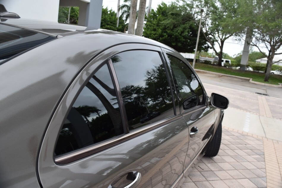 Used 2008 Mercedes-Benz E 350 4MATIC Sedan image 31