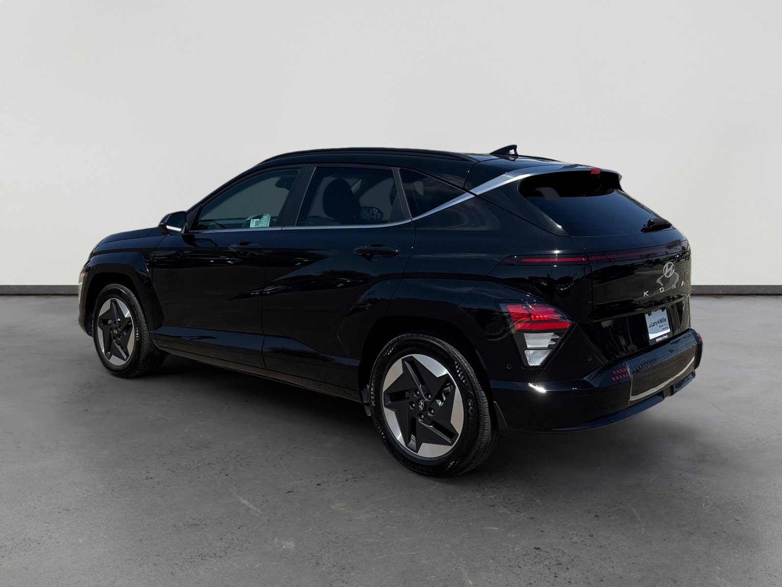 Used 2024 Hyundai Kona Limited FWD image 3