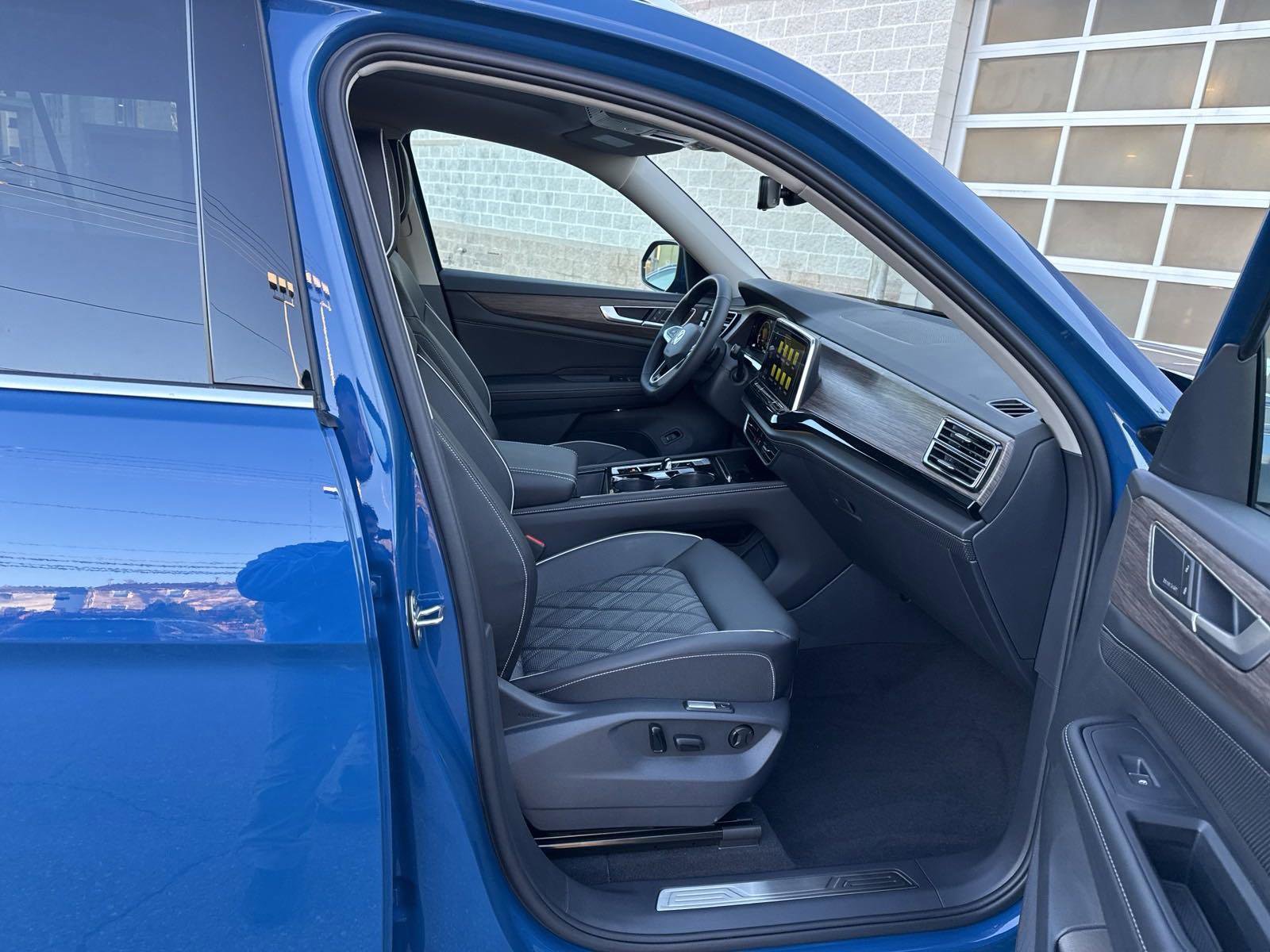 New 2025 Volkswagen Atlas SEL Premium R-Line image 33