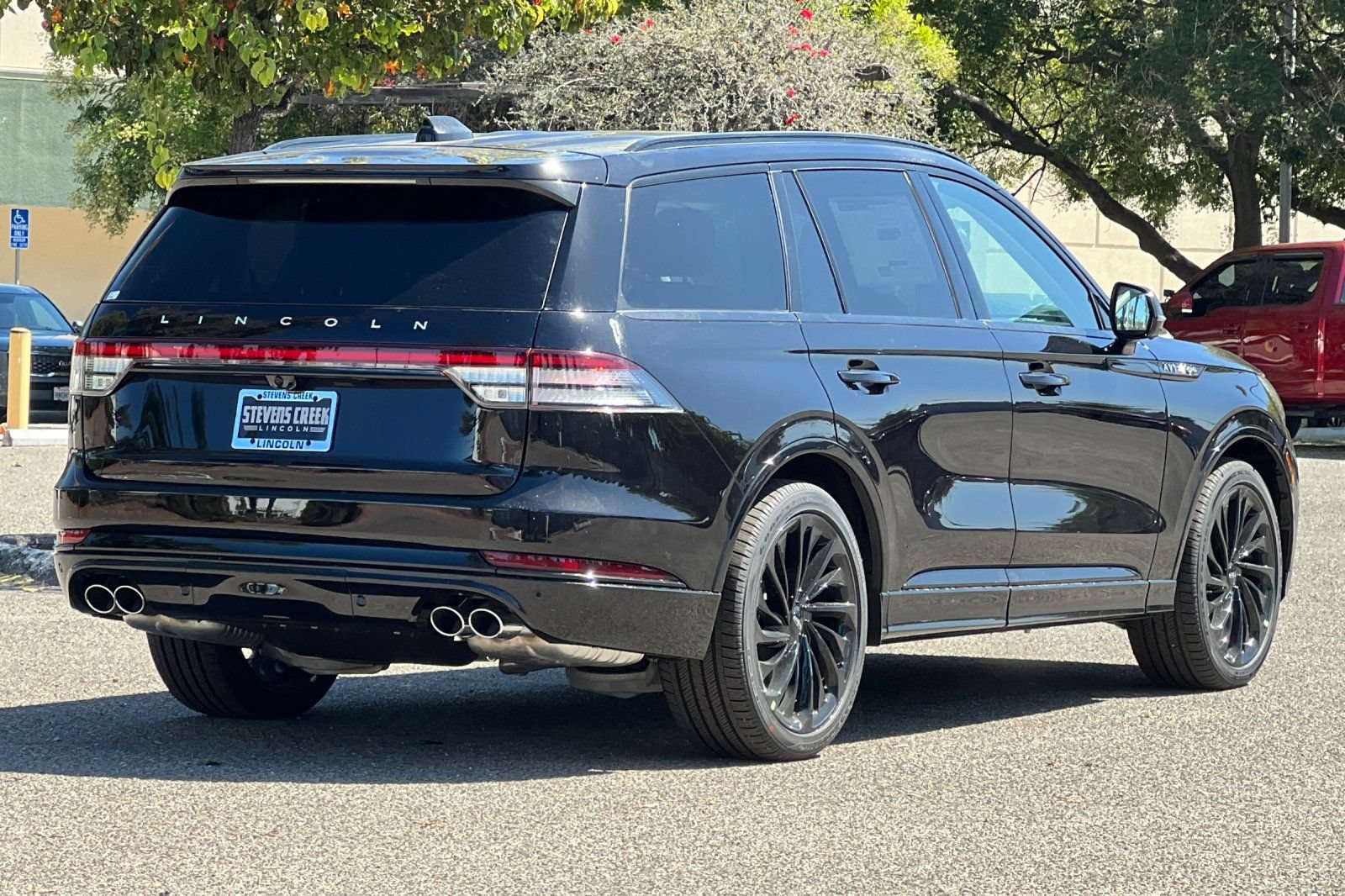 New 2026 Lincoln Aviator Reserve AWD/4WD image 4
