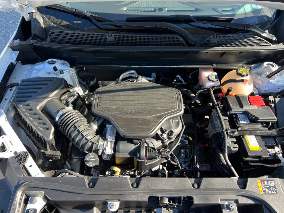 Used 2023 GMC Acadia SLT AWD/4WD image 16