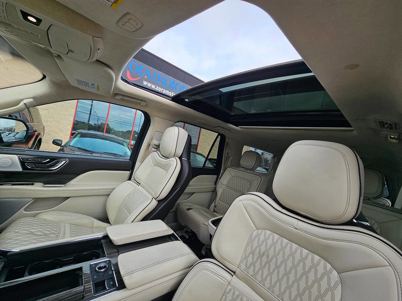 Used 2019 Lincoln Navigator L Black Label w/ Cargo Package AWD/4WD image 19