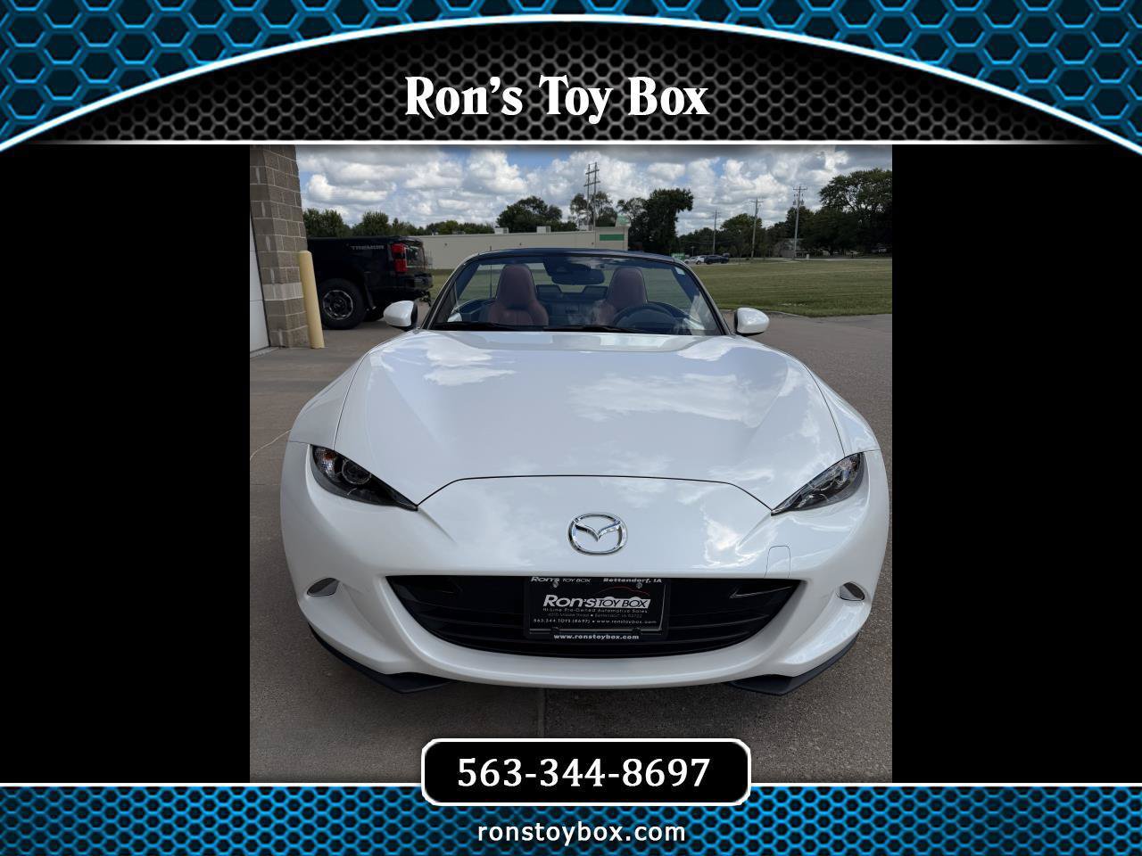 Used 2023 MAZDA MX-5 Miata Grand Touring RWD image 1