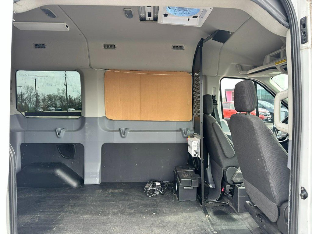 Used 2015 Ford Transit 150 XLT image 10