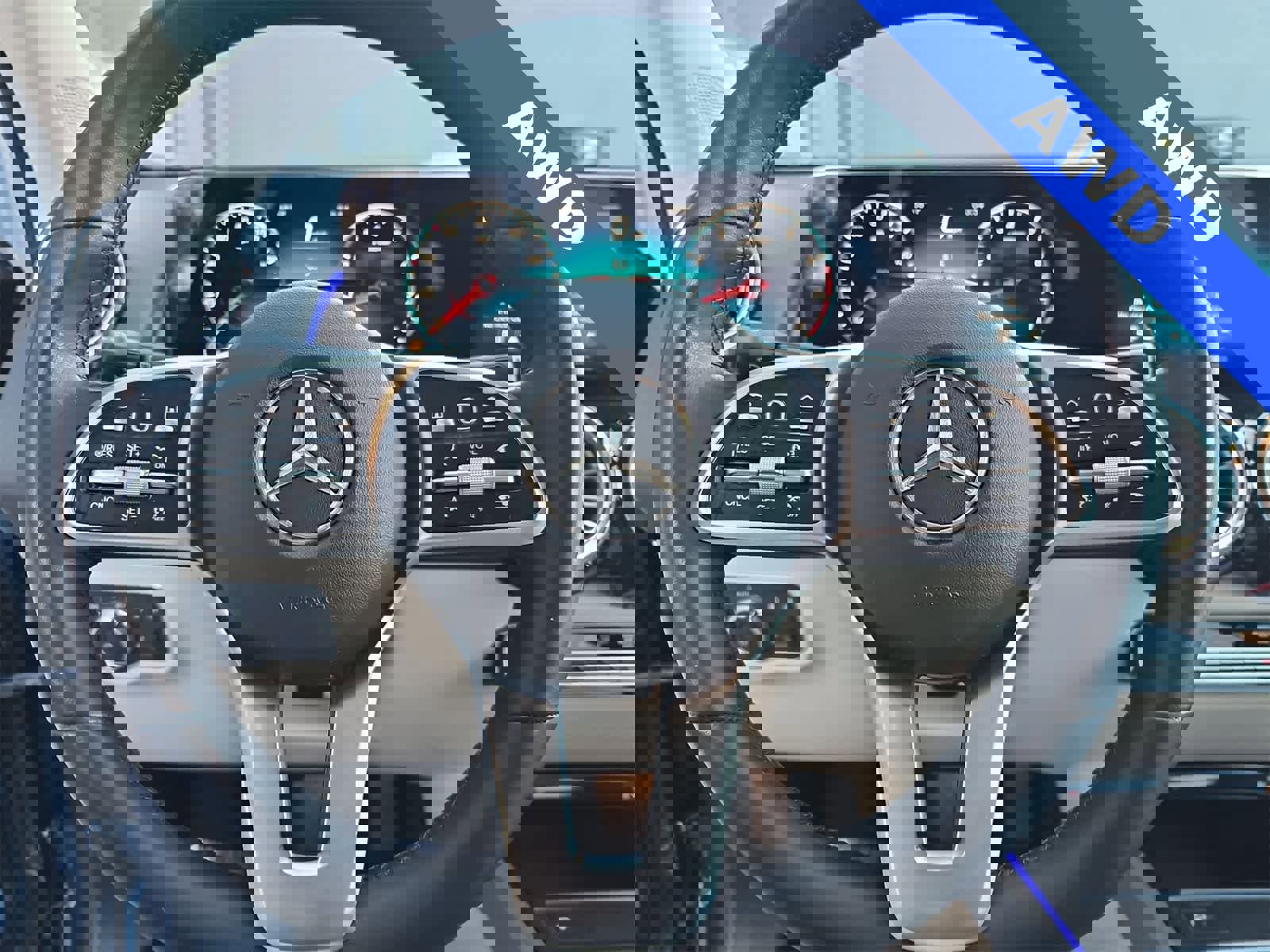 Used 2022 Mercedes-Benz GLB 250 4MATIC w/ Premium Package Lite image 19