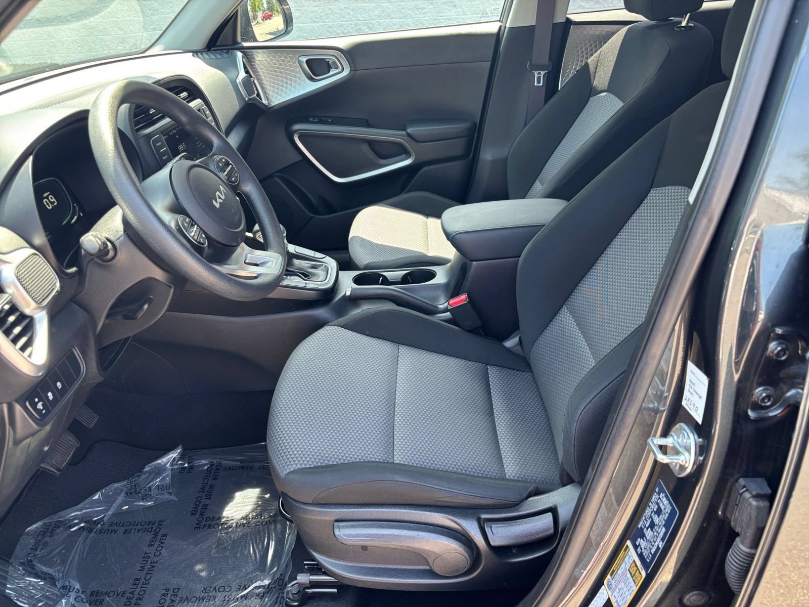 Used 2025 Kia Soul LX w/ LX Technology Package FWD image 25