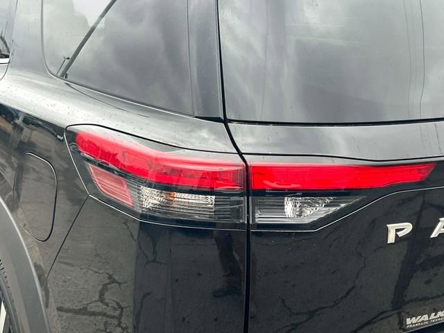 Used 2022 Nissan Pathfinder Platinum w/ Lighting Package (N92) image 10