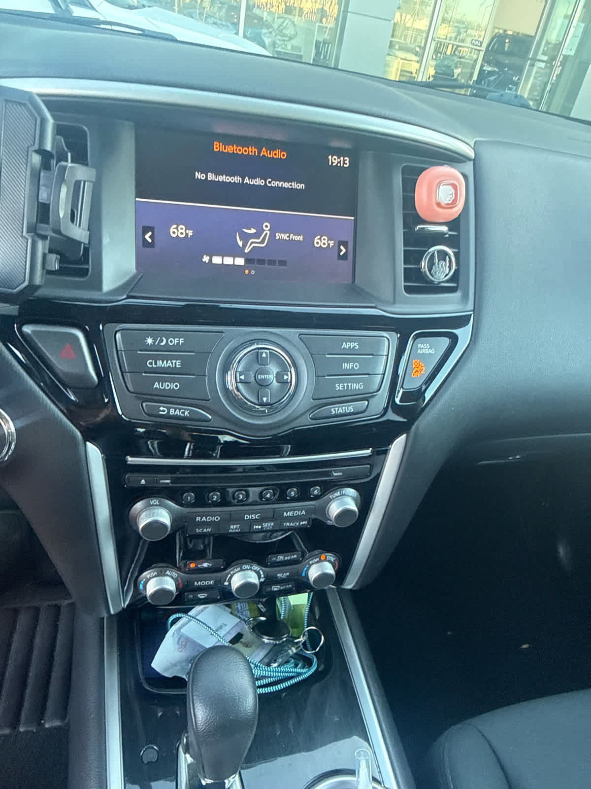 Used 2019 Nissan Pathfinder SV AWD/4WD image 2