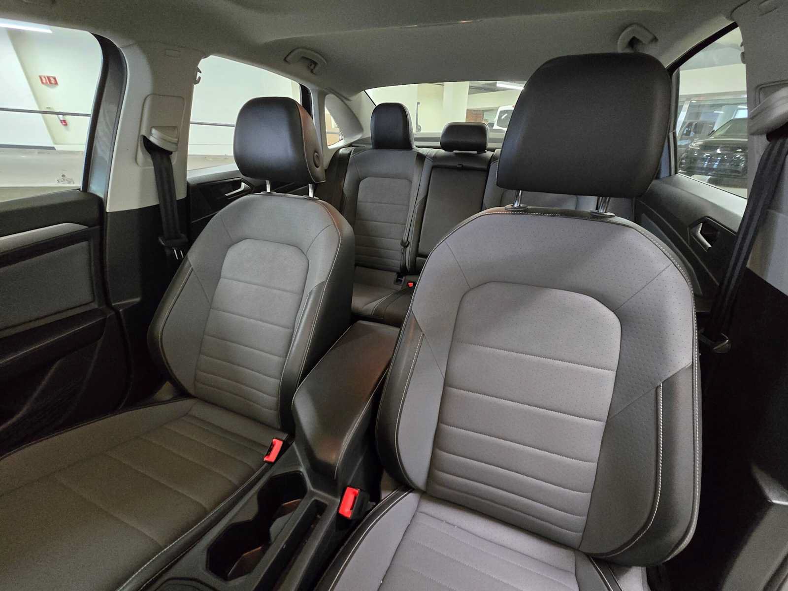 Used 2025 Volkswagen Jetta SE FWD image 20