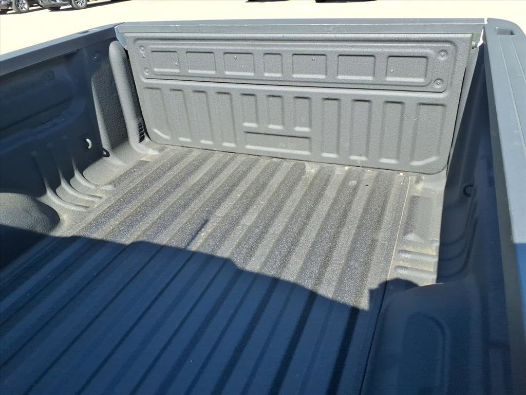 Used 2022 Chevrolet Colorado LT w/ LT Convenience Package AWD/4WD image 13