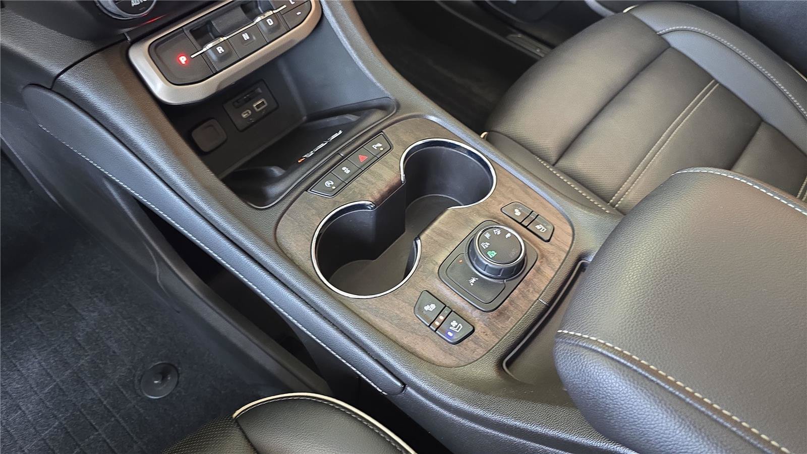Used 2023 GMC Acadia Denali w/ Denali Ultimate Package AWD/4WD image 24