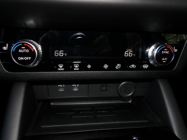 New 2025 Mitsubishi Outlander SE image 24