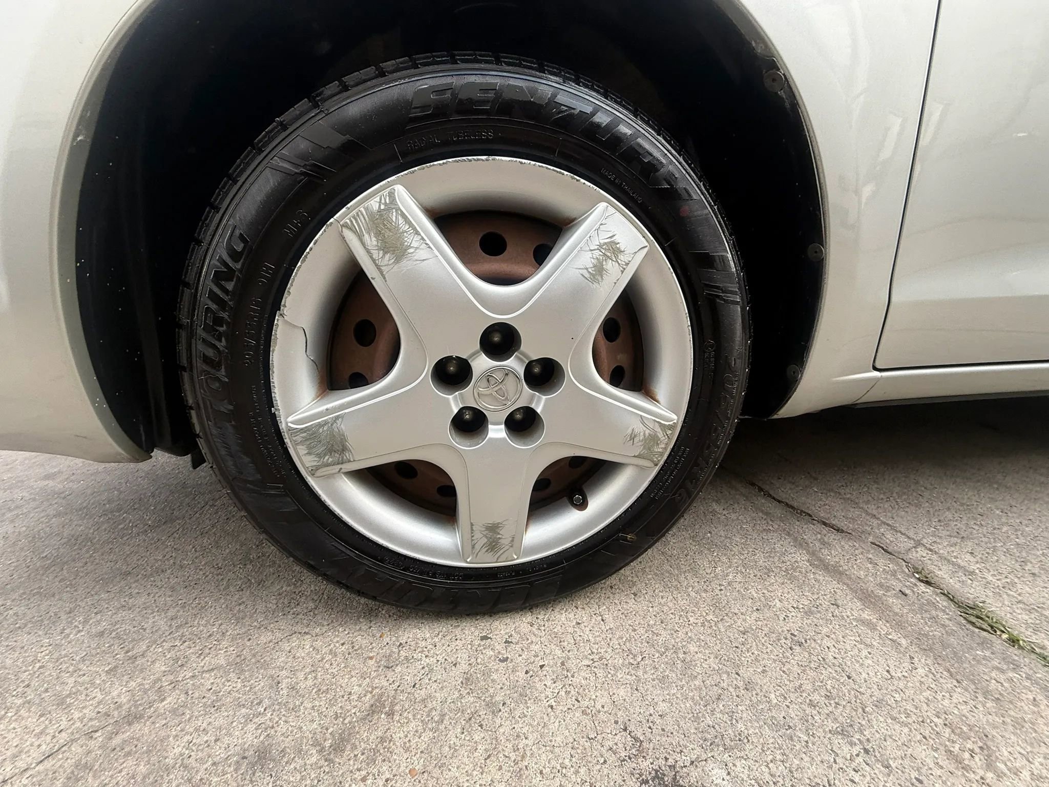 Used 2004 Toyota Matrix FWD image 23