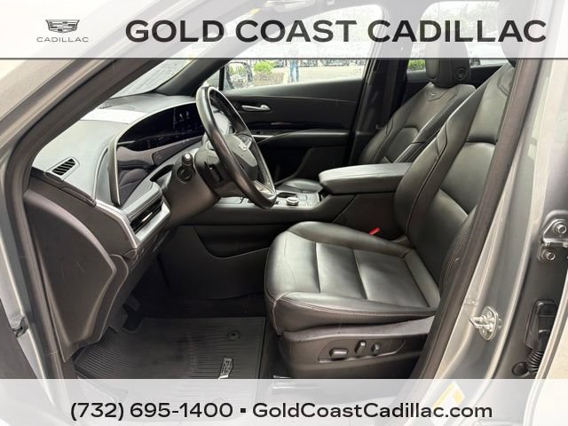 Certified 2024 Cadillac XT4 Luxury w/ Cold Weather Package AWD/4WD image 16