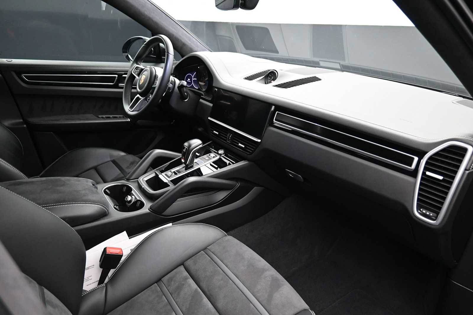 Certified 2023 Porsche Cayenne GTS AWD/4WD image 23