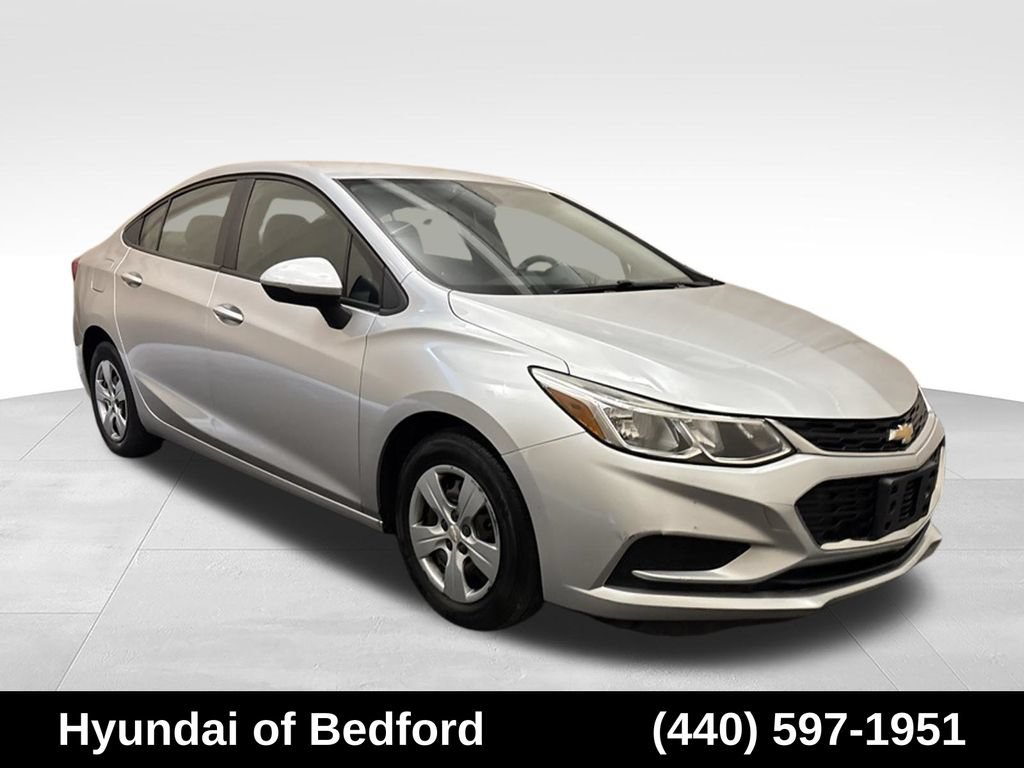 Used 2018 Chevrolet Cruze LS FWD image 3