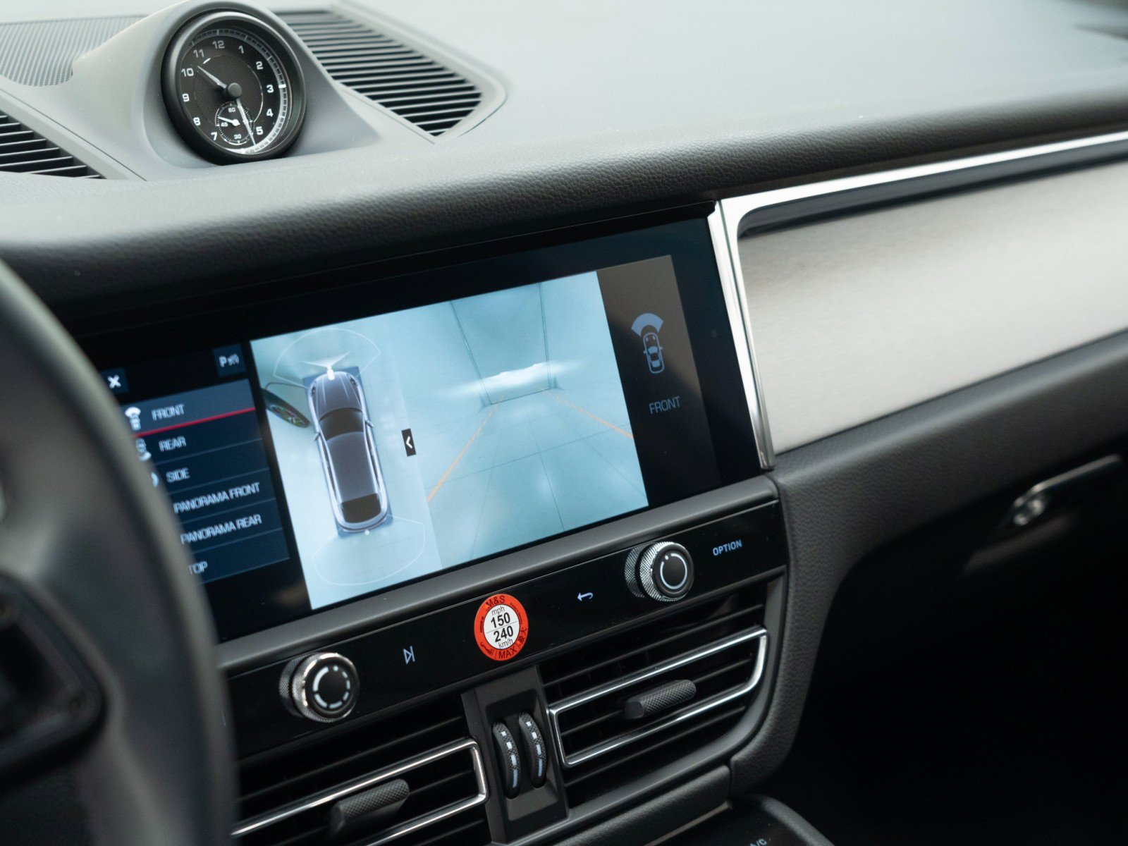 Certified 2025 Porsche Macan image 26