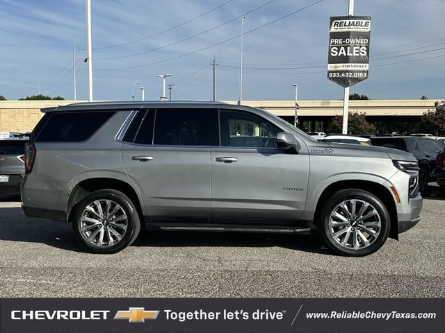 Used 2025 Chevrolet Tahoe High Country w/ Sun And Tow Package AWD/4WD image 3