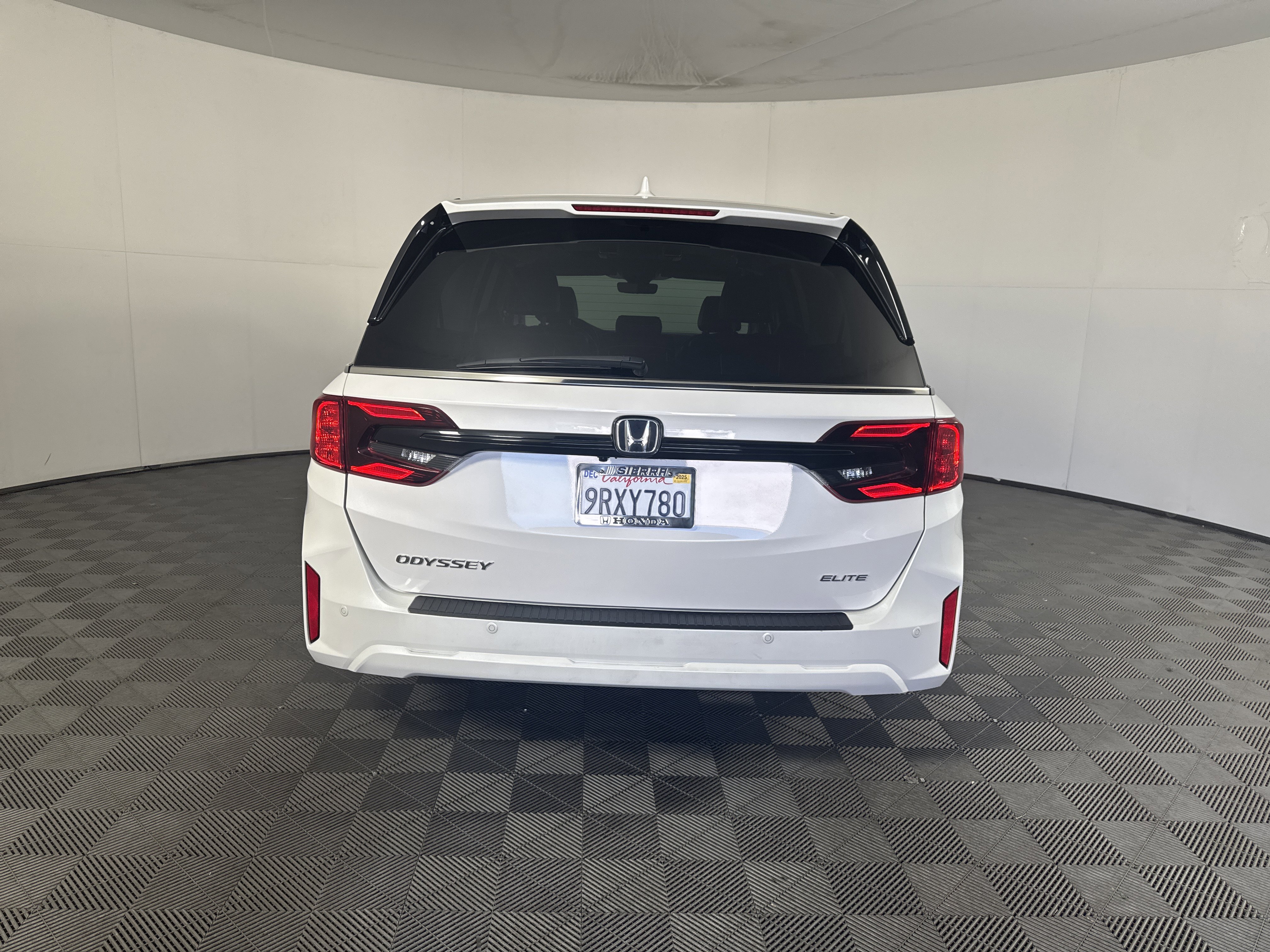 Certified 2025 Honda Odyssey Elite image 4