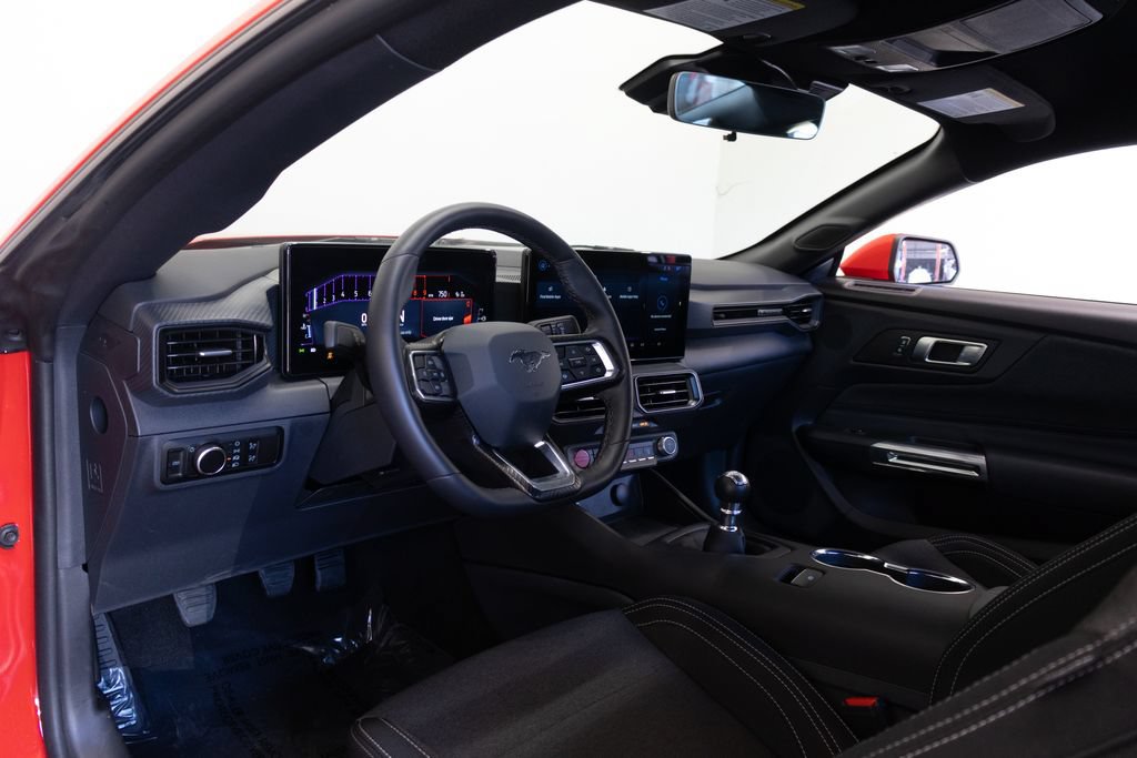Used 2025 Ford Mustang GT RWD image 17