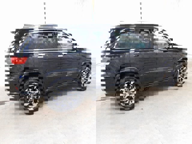 Used 2018 Jeep Grand Cherokee Limited w/ Luxury Group II image 3