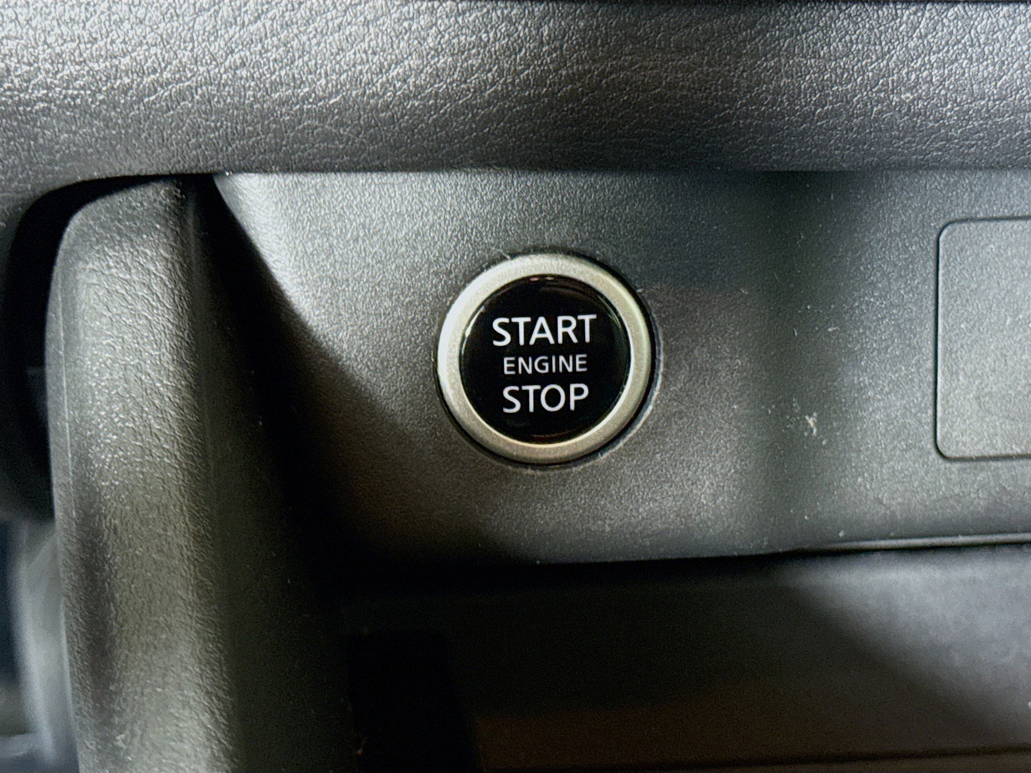 Used 2023 Nissan Rogue SV FWD image 21
