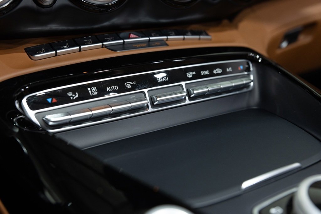 Used 2018 Mercedes-Benz AMG GT Roadster w/ Exclusive Interior Package image 41
