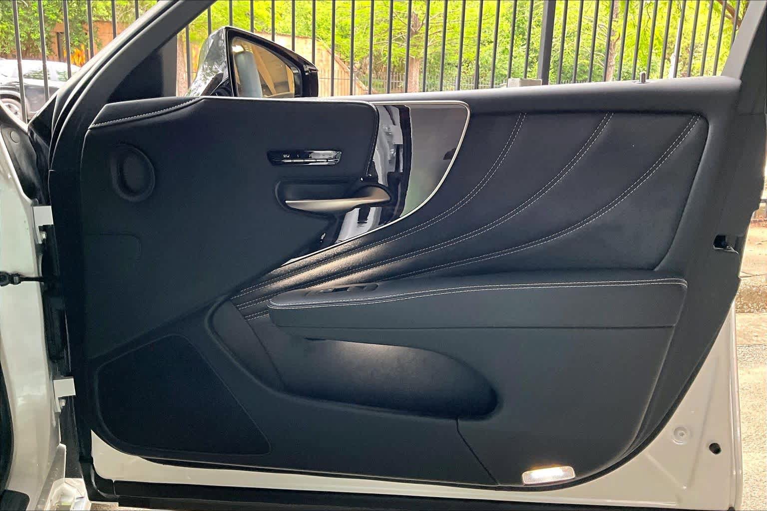 Used 2023 Lexus LS 500 AWD w/ Luxury Package image 22